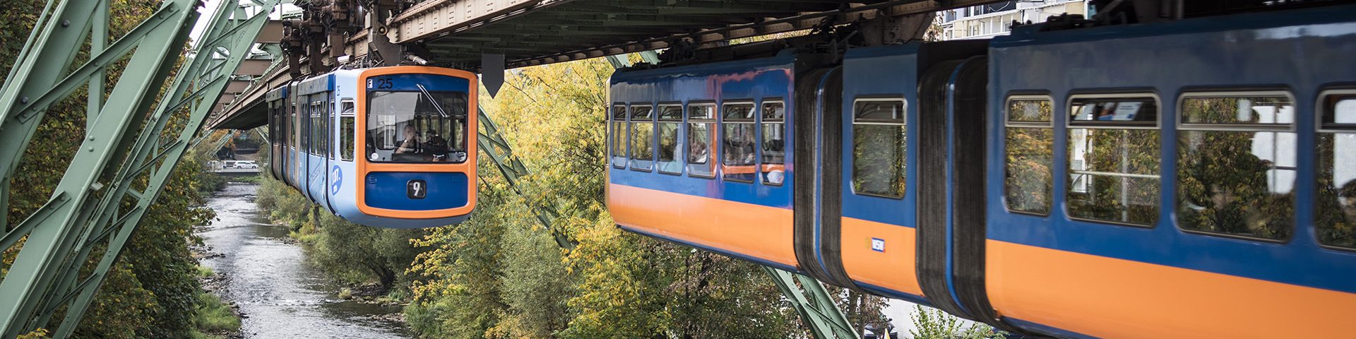 Die "Großstadt im Grünen" liegt südlich des Ruhrgebietes und ist als siebzehntgrößte Stadt Deutschlands eines der Oberzentren des Landes Nordrhein-Westfalen.